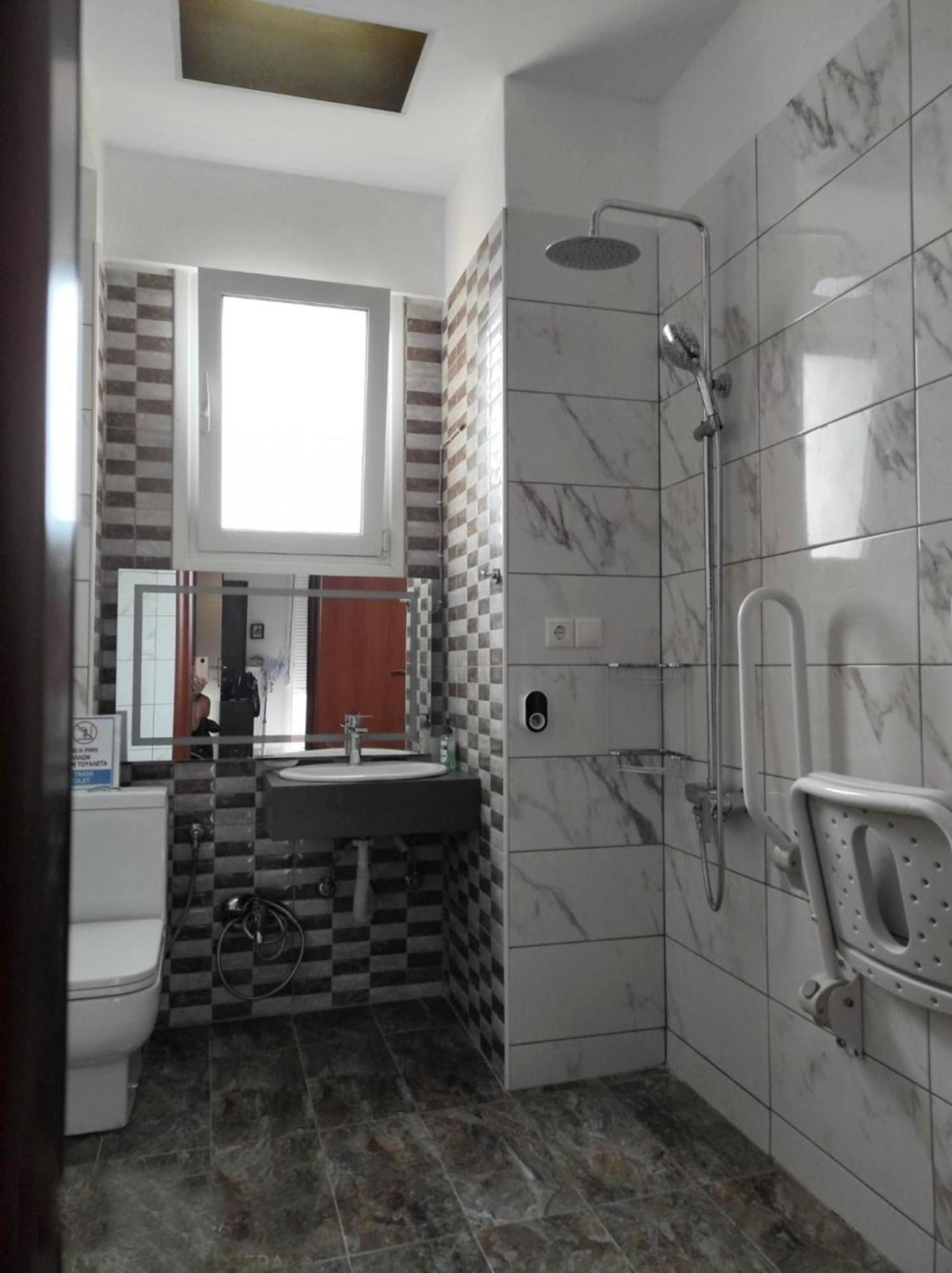 Vosinakis House In *