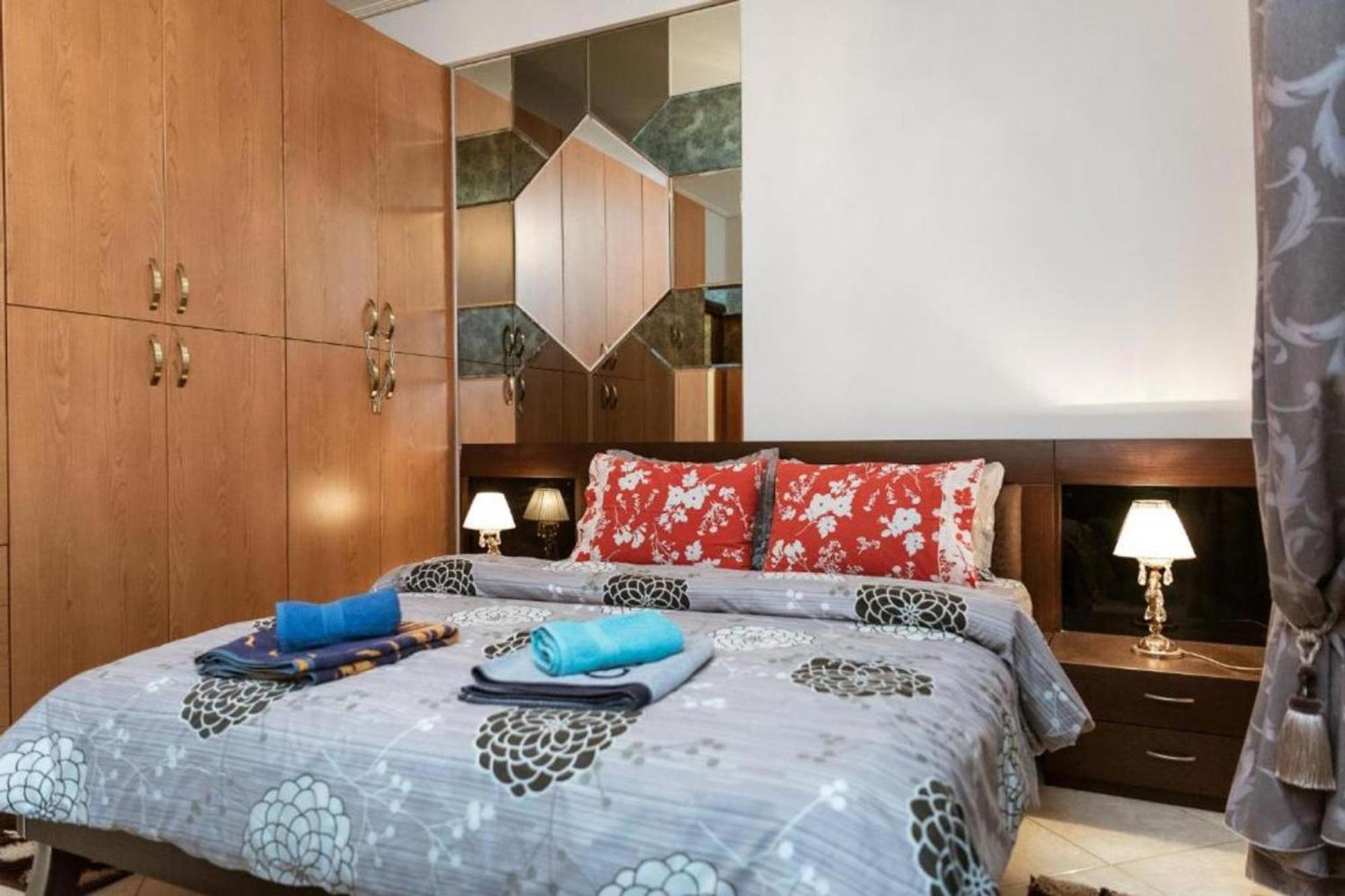 Apartment Vosinakis House In *